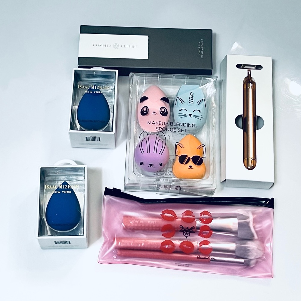 Bundle Make-up Sponges T-Bar Face Massager Isaac Mizrahi NY Brushes Set